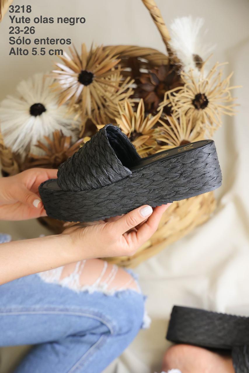 3218 Yute Olas Negro