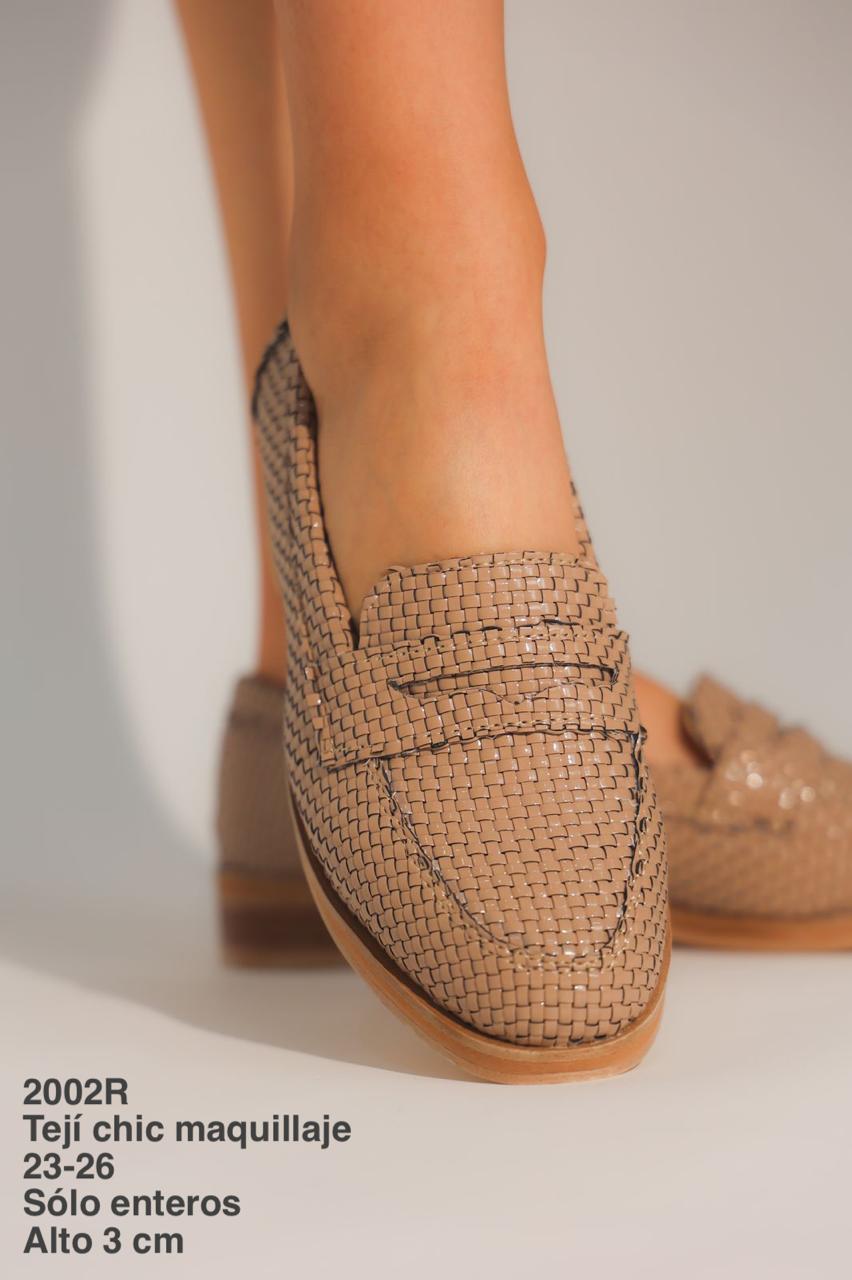 2002R Teji Chic Maquillaje