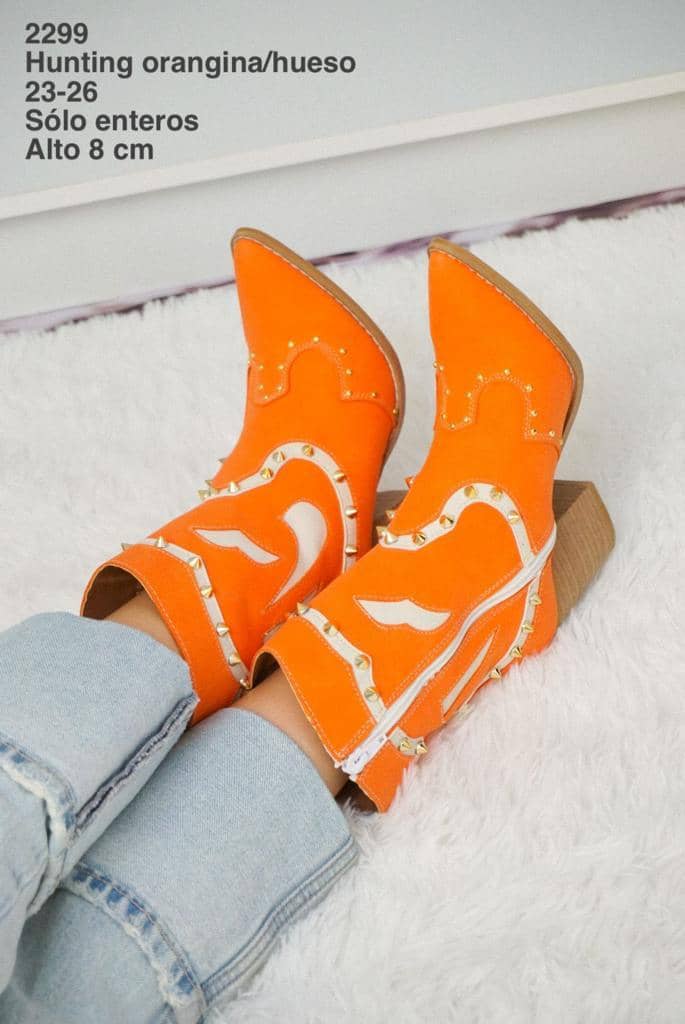 2299 Hunting Orangina/Hueso