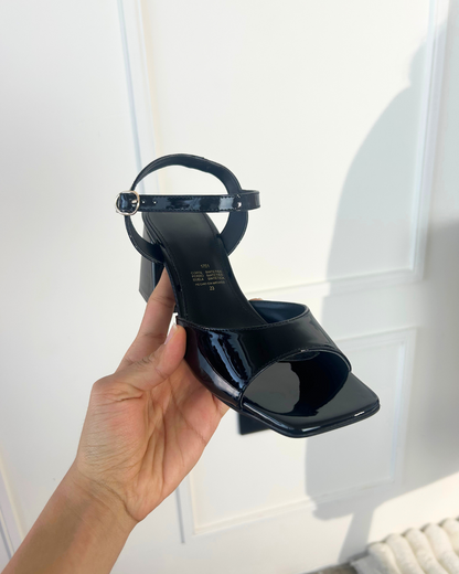 1701L Charol Negro