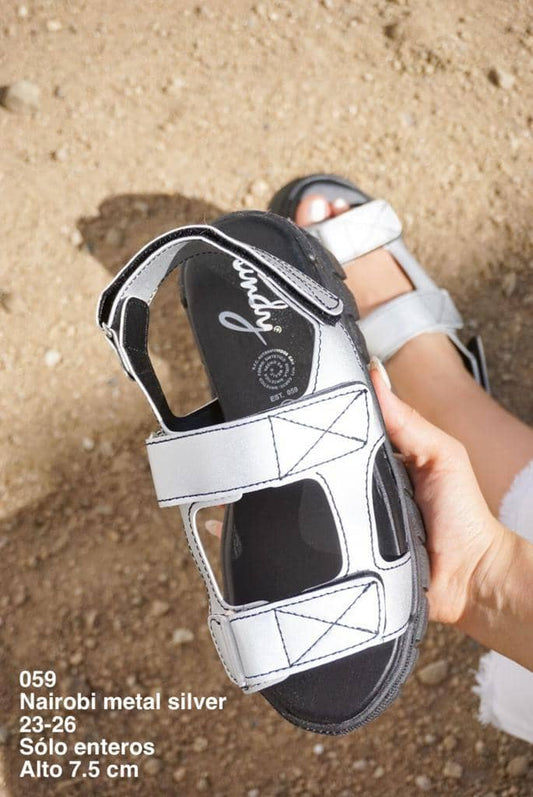 059 Nairobi Metal Silver